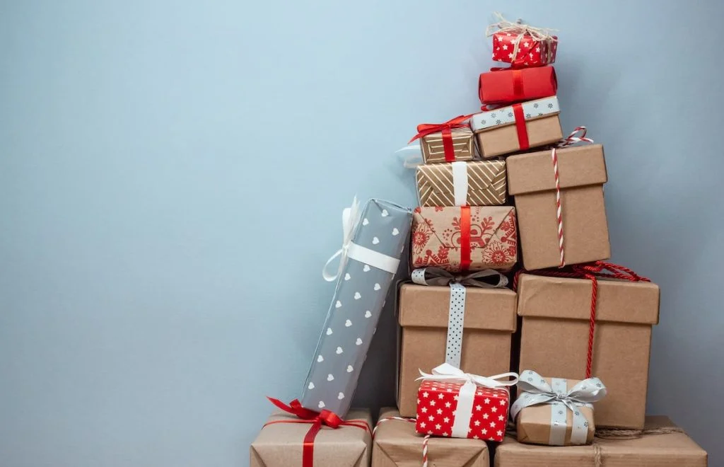 Header Image Holiday Gift Guide 02 min