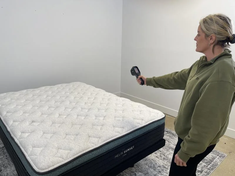Our tester generating thermal imaging of the Helix Sunset Luxe Mattress
