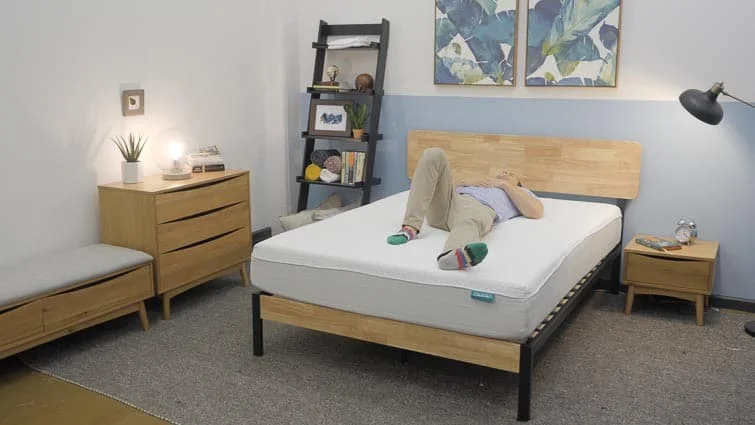 Back sleeping on the OkiOki mattress