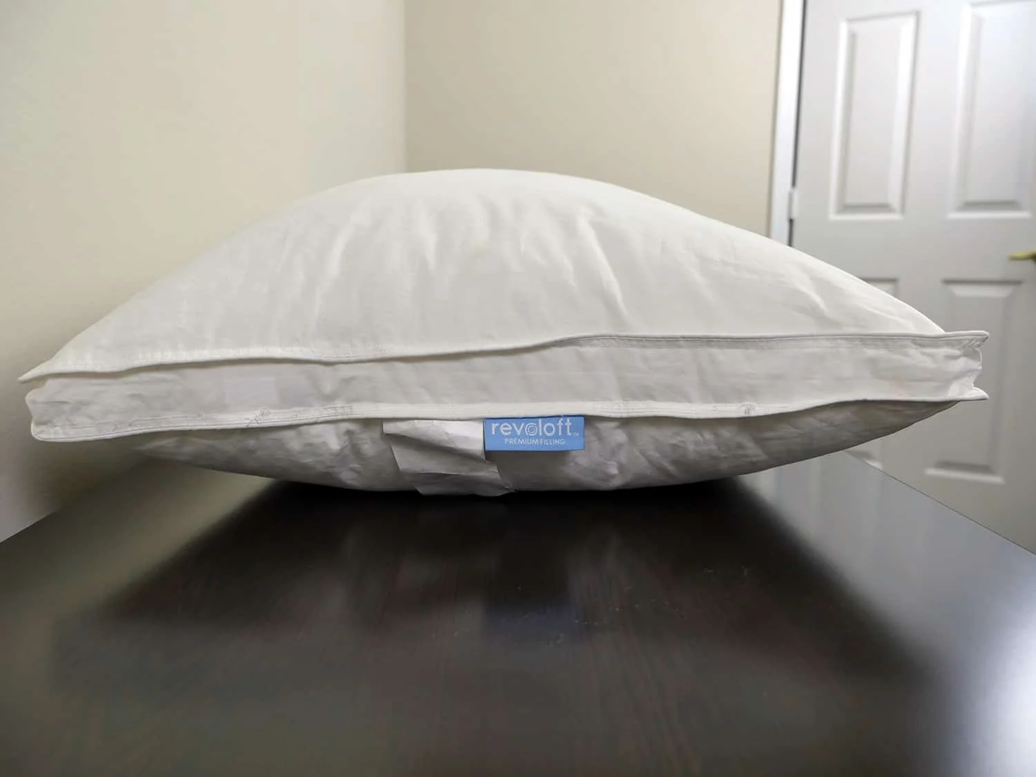 eLuxury I AM Cool Pillow