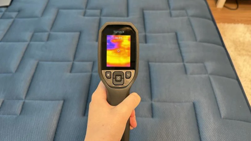 Thermal imaging of the Airweave Takumi Mattress after being rested on