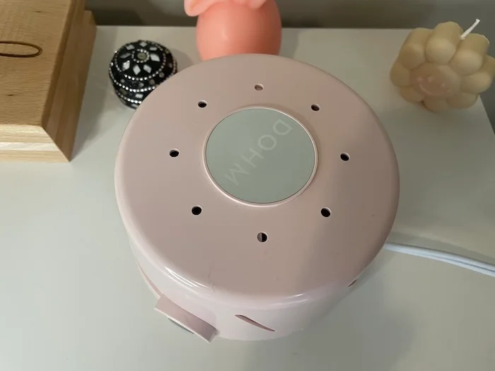 An overhead view of the Yogasleep Dohm Classic Sound Machine.