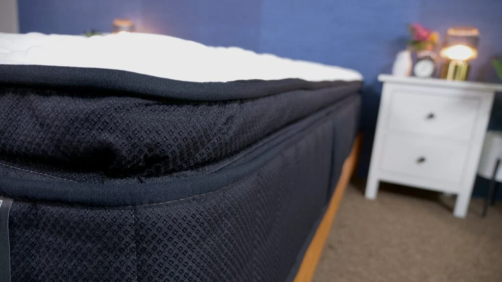 Edge of the Stearns & Foster Kirkland Signature Lakeridge Mattress