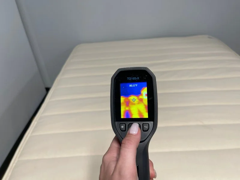 Thermal Image of the Birch Luxe Natural Mattress after being slept on for 5 minutes.