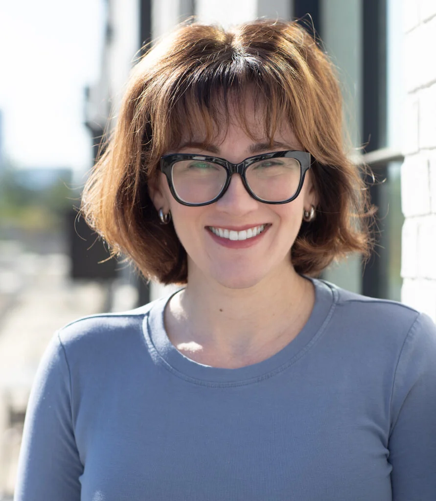 Nicole Davis headshot