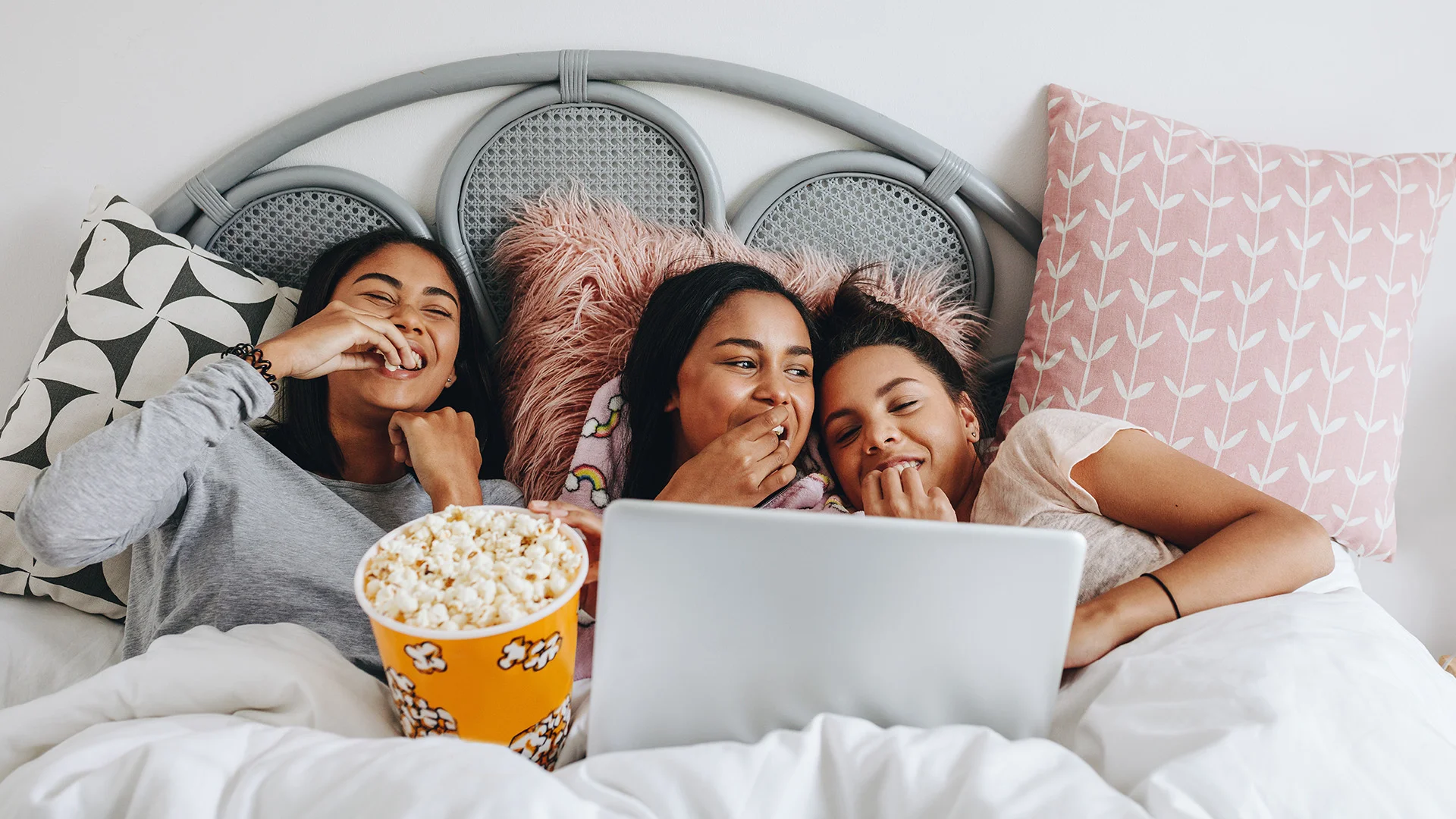 The Girls on TikTok Are Proud to Be โBed Peopleโ โ Hereโs What That Means