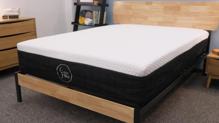 SpineAlign Hybrid Mattress Close