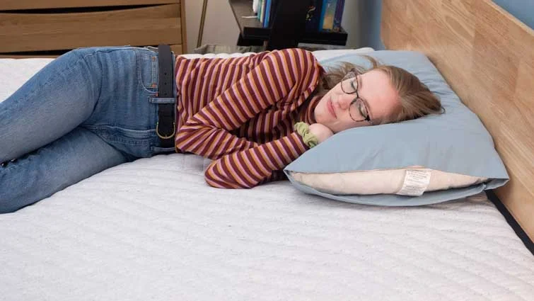 Side sleeping on the Casper Wave Hybrid Snow mattress