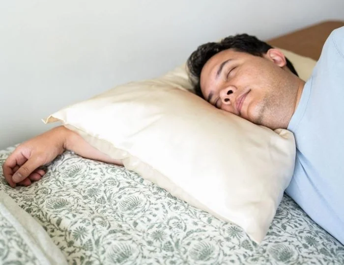 Casaluna Standard Silk Pillowcase