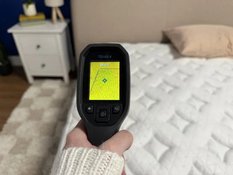 Thermal imaging of the Helix Twilight Mattress before being rested on