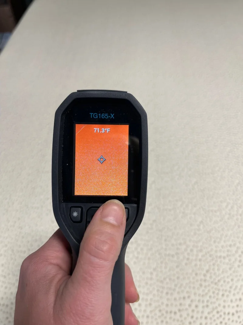 Thermal imaging of the 5 Little Monkeys Memory Foam Mattress before being slept on for 5 minutes.