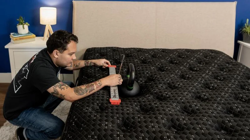 Kettlebell sinkage test on the Beautyrest Black Mattress