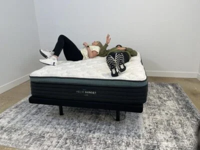 Our product testers partner up for motion isolation testing of the Helix Sunset Luxe Mattress.