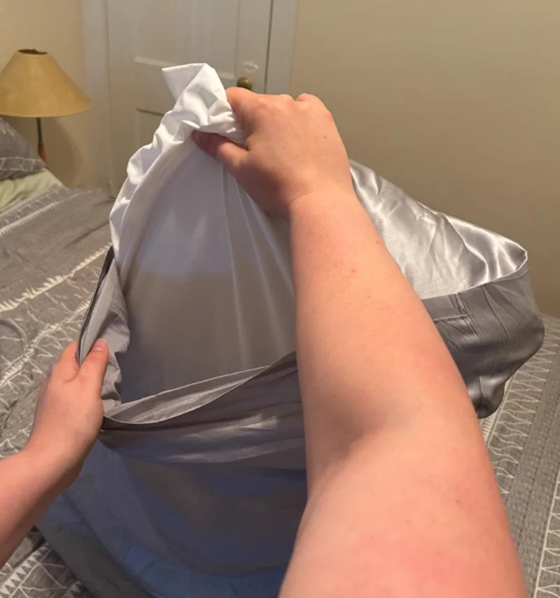 Setting up a Cozy Earth Silk Pillowcase