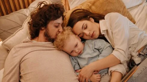 One Momโs Co-Sleeping Scare Has Parents More Worried Than Ever