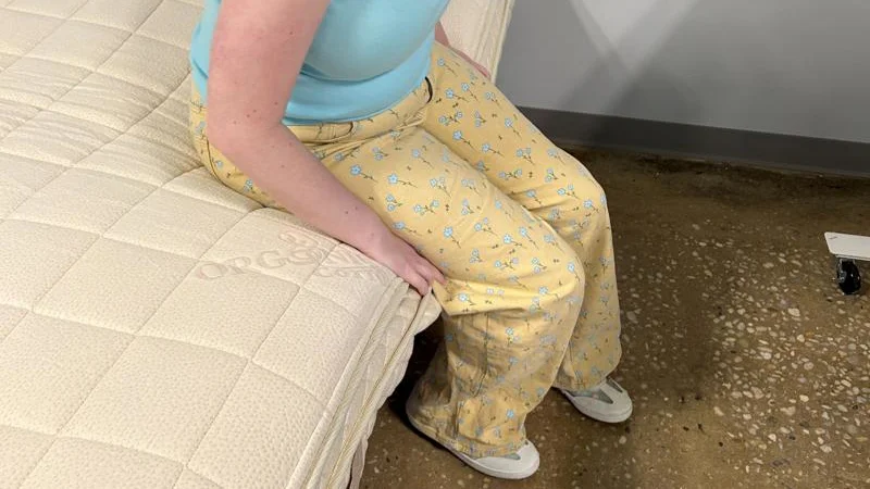 Seated edge support test on the PlushBeds Botanical Bliss Mattress