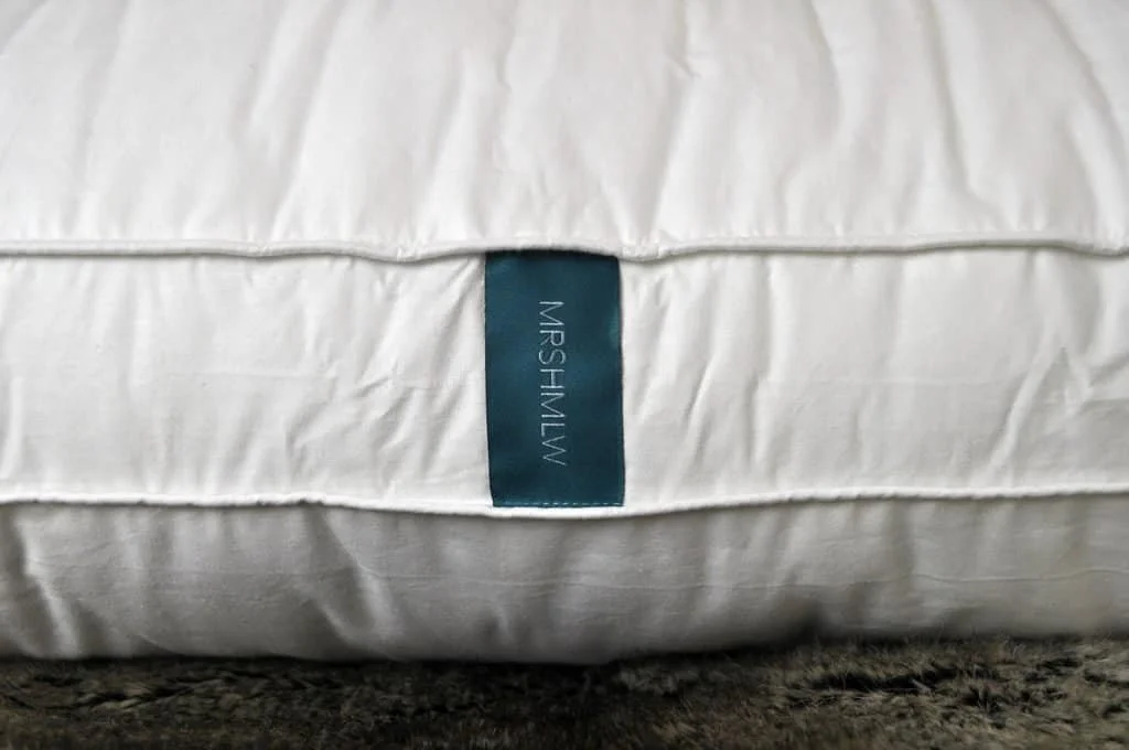 marshmallow-pillow-logo-detail