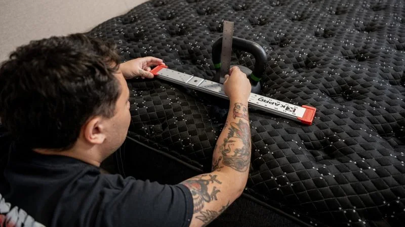 Kettlebell sinkage test on the Beautyrest Black Mattress