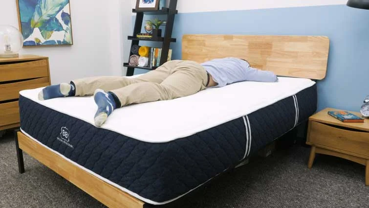 Brooklyn Signature Stomach Lay