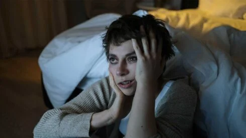 This Scary Show on Netflix Is Keeping People Up All Night โ Expert Shares Advice