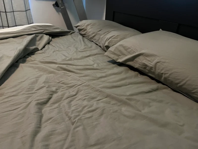 A close look at a Parachute Home Percale Sheet Set