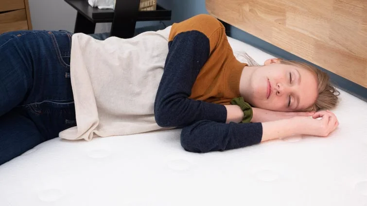 Side sleeping on the Sweet Night