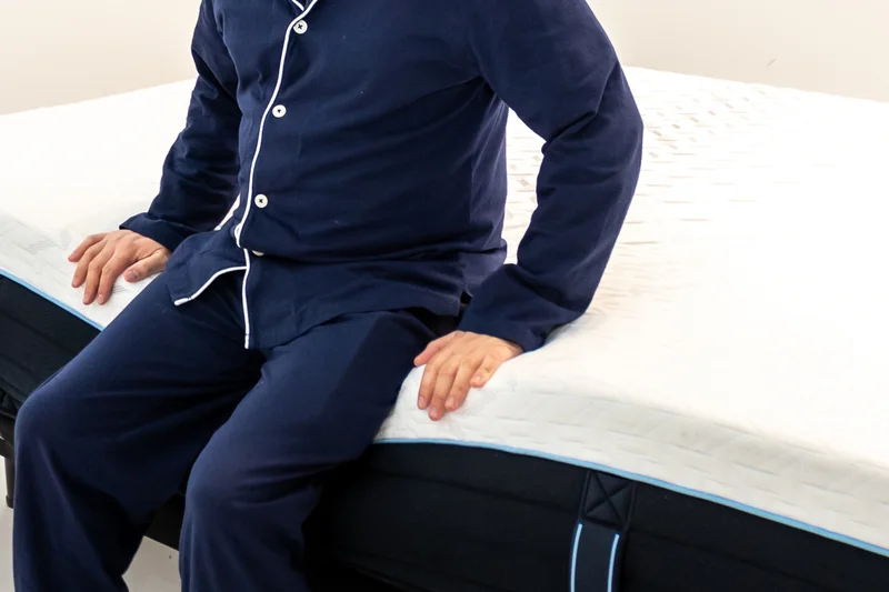 Testing the seated edge support on the Nectar Classic Hybrid