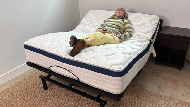 Testing the Helix Midnight Mattress on an adjustable bed.