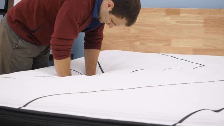 Simmons Beautyrest Black mattress press