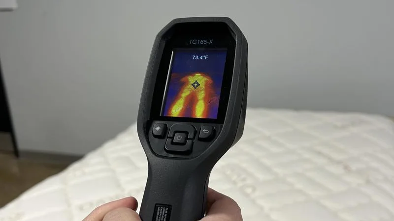 Thermal imaging of the Saatva Solaire Mattress after being rested on
