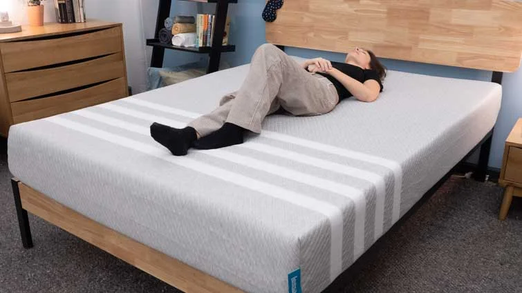 leesa back sleeper 1