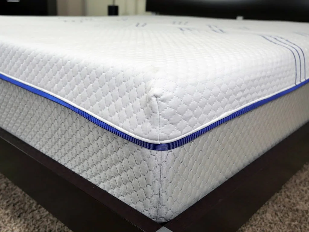 Close up shot of the eLuxurySupply hybrid mattress cover