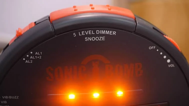 bed shaker sonic alert sonic bomb alarm clock