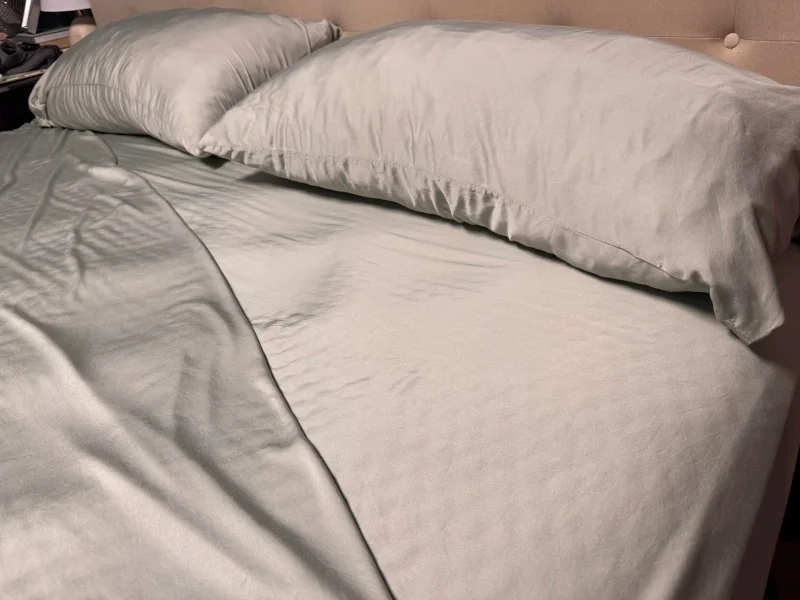 A close look at a Cozy Earth Bamboo Sheet Set