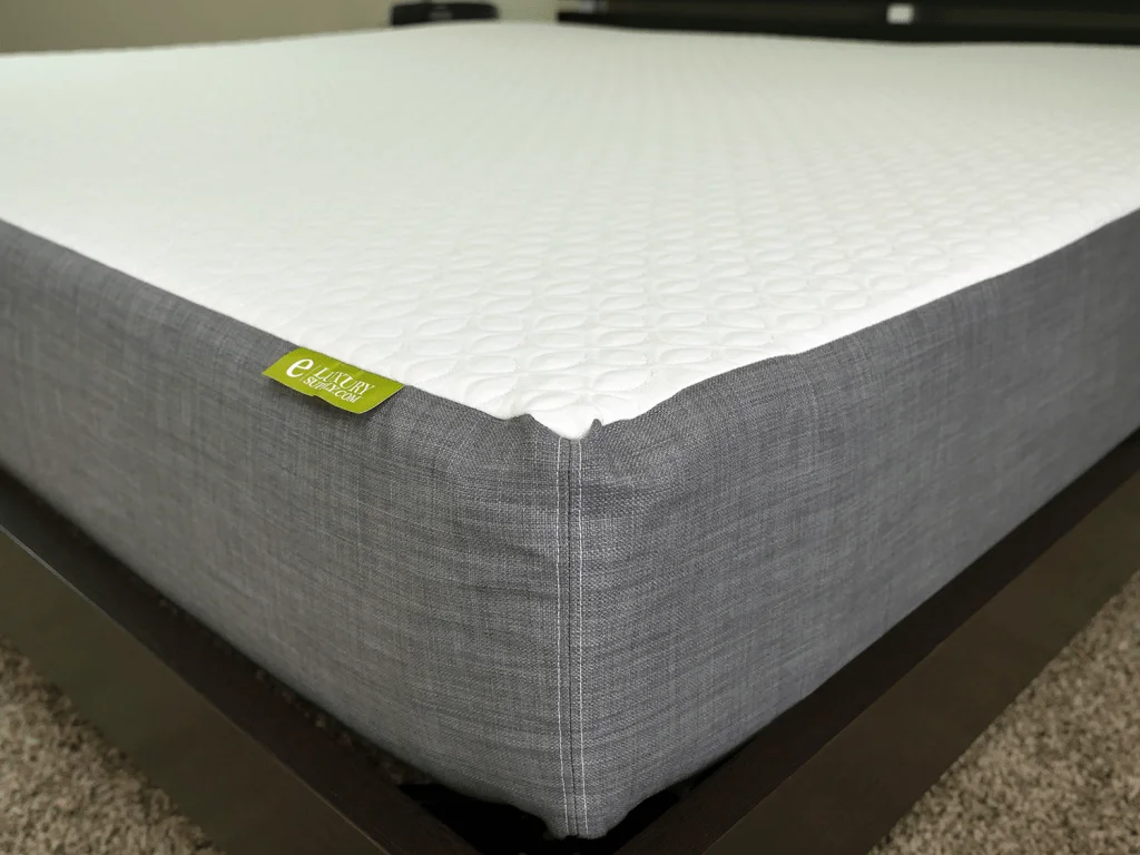 Close up shot of the eLuxurySupply mattress cover