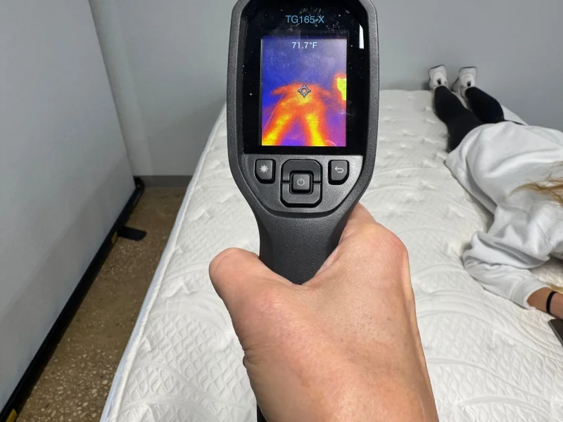 Thermal imaging of the Glacier Original Hybrid Mattress