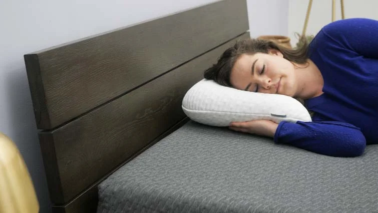 Side Sleeping Tuft and Needle Pillow