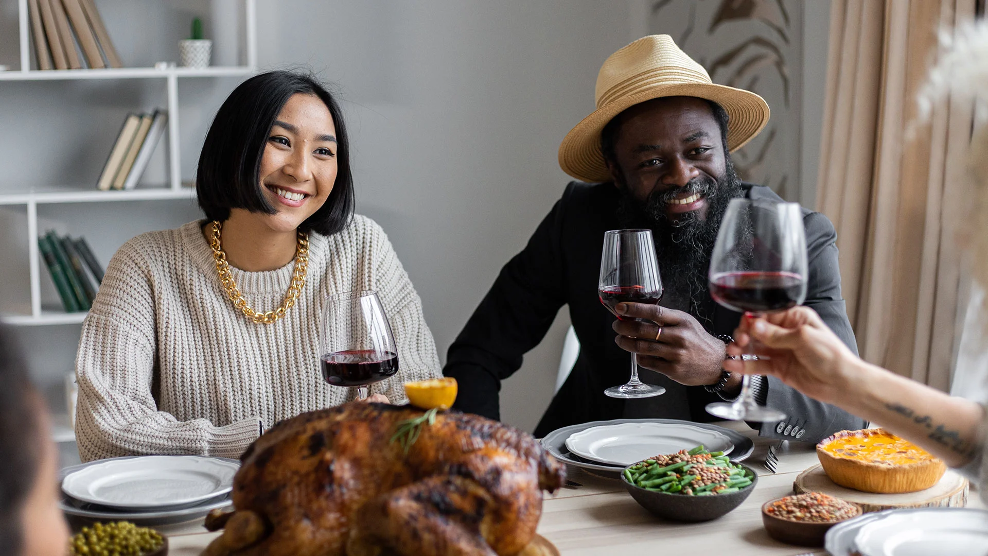 Dietitians Claim This Is the Worst Time to Eat Dinner If You Want a Great Night’s Sleep