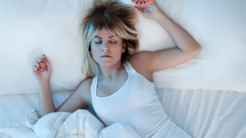 Celebs Debate the Perfect Temperature For Sleep โ But They Sound Kind of Extreme?