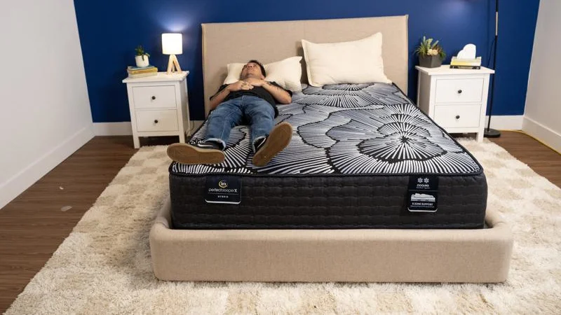 Full body edge support test of the Serta Perfect Sleeper X Mattress