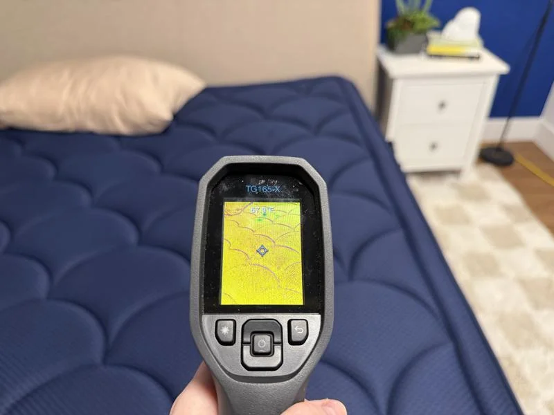 Thermal imaging of the DreamCloud Ultra Hybrid Mattress before being rested on