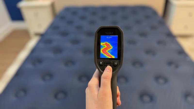 Thermal imaging of the Brooklyn Bedding Aurora Luxe mattress after being rested on