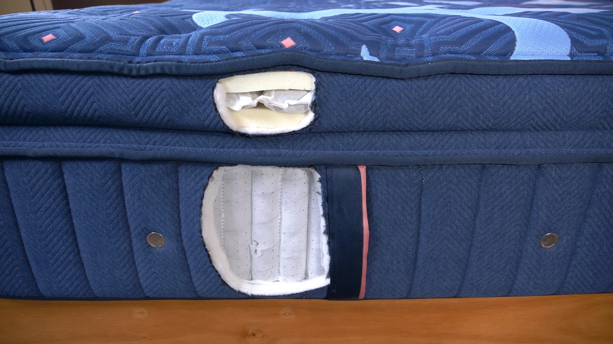 Stearns & Foster Lux Estate's layers